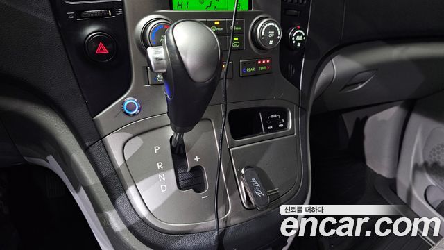 Hyundai Starex 2016 — photo 9