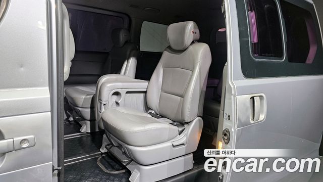 Hyundai Starex 2016 — photo 11