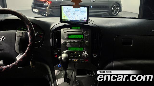 Hyundai Starex 2016 — photo 19