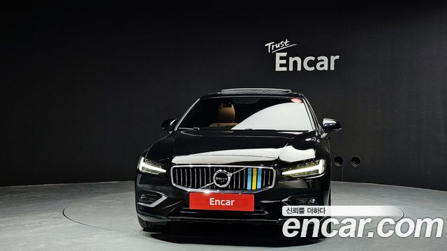 Volvo S60 2022 — photo 3
