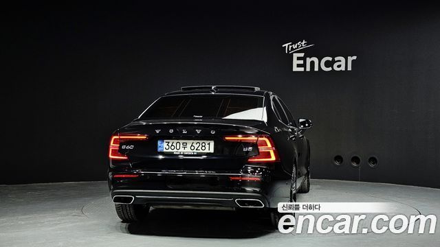 Volvo S60 2022 — photo 4