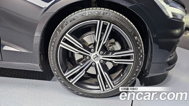 Volvo S60 2022 — photo 5