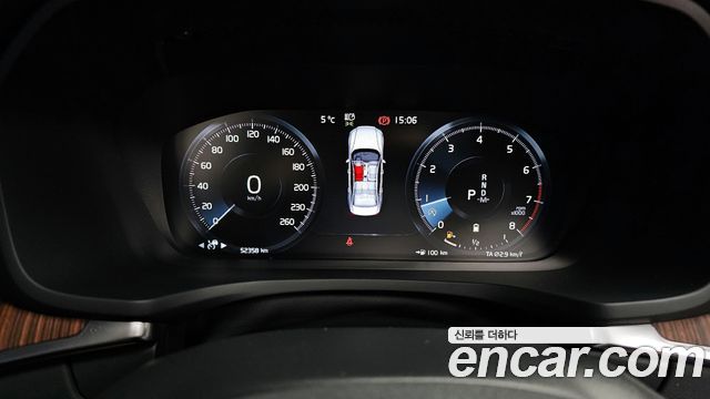 Volvo S60 2022 — photo 8