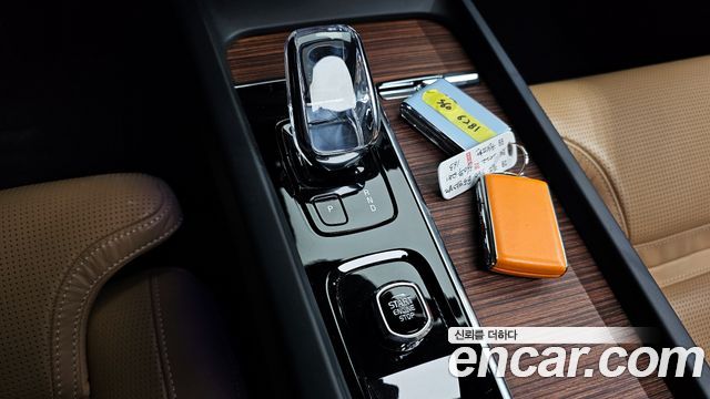 Volvo S60 2022 — photo 9