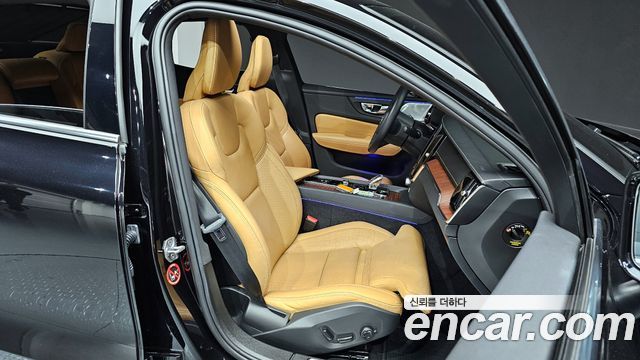 Volvo S60 2022 — photo 12