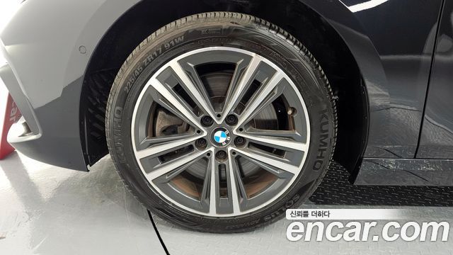BMW 1-Series 2022 — photo 5