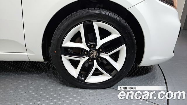 Kia Porte 2010 — photo 5