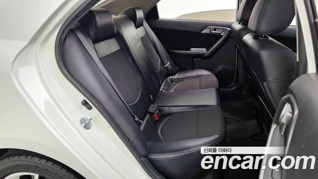 Kia Porte 2010 — photo 12