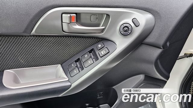 Kia Porte 2010 — photo 17