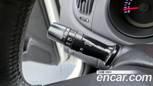 Kia Porte 2010 — photo 18