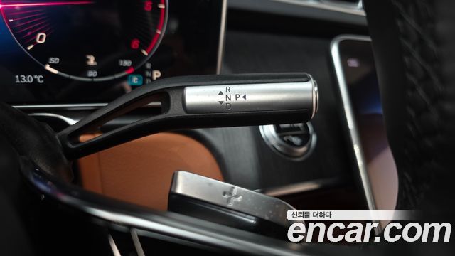 Mercedes-Benz S-Class 2022 — photo 9