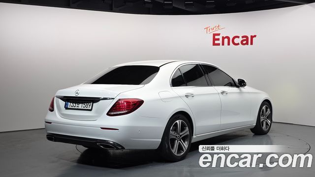 Mercedes-Benz E-Class 2019 — photo 2