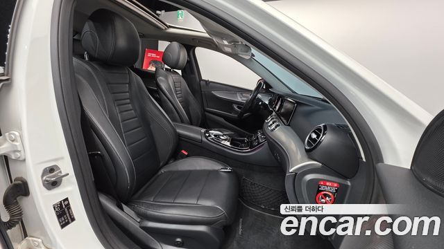 Mercedes-Benz E-Class 2019 — photo 10