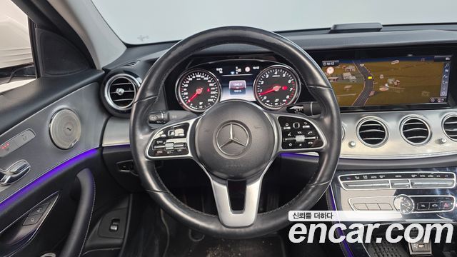 Mercedes-Benz E-Class 2019 — photo 14