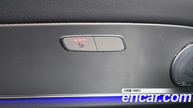 Mercedes-Benz E-Class 2019 — photo 18
