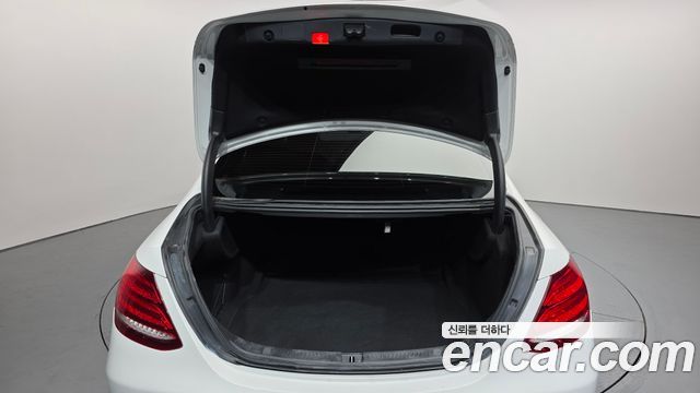 Mercedes-Benz E-Class 2019 — photo 20