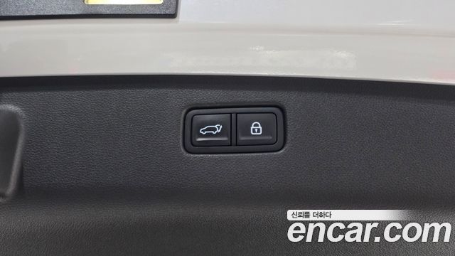 Genesis GV70 2021 — photo 16