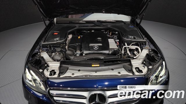 Mercedes-Benz E-Class 2019 — photo 6