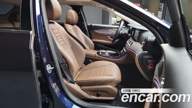 Mercedes-Benz E-Class 2019 — photo 11