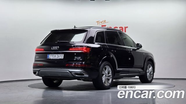 Audi Q7 2021 — photo 2