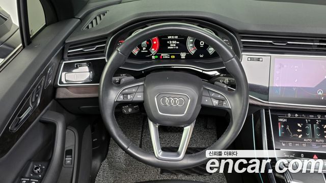 Audi Q7 2021 — photo 13