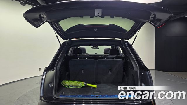 Audi Q7 2021 — photo 20