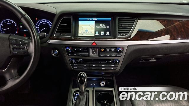 Hyundai Genesis 2016 — photo 16