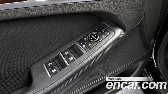 Hyundai Genesis 2016 — photo 18