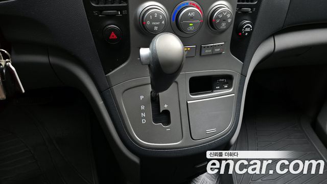 Hyundai Starex 2013 — photo 9