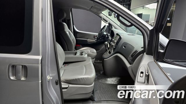 Hyundai Starex 2013 — photo 10