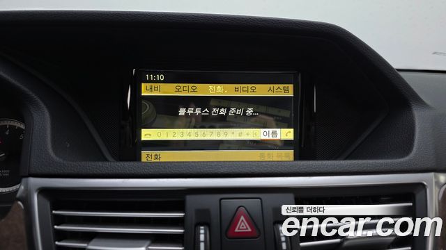 Mercedes-Benz E-Class 2011 — photo 17