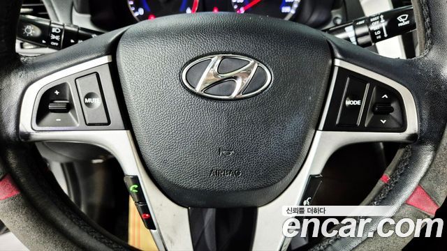 Hyundai Accent 2013 — photo 8
