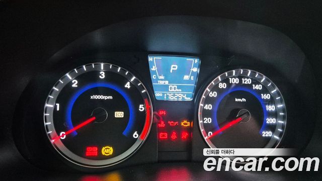 Hyundai Accent 2013 — photo 9