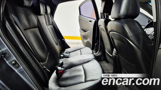 Hyundai Accent 2013 — photo 14