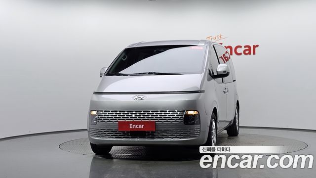 Hyundai Staria 2022 — photo 3