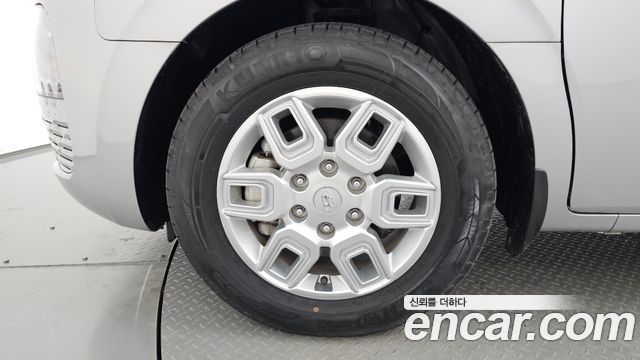 Hyundai Staria 2022 — photo 5