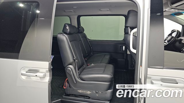 Hyundai Staria 2022 — photo 11