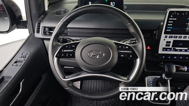 Hyundai Staria 2022 — photo 13