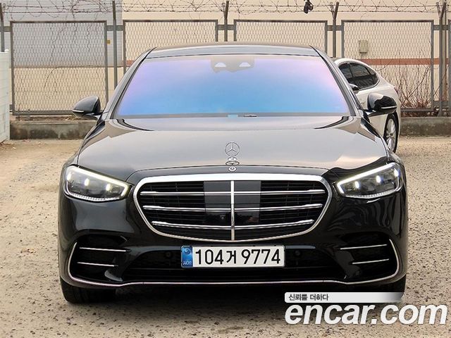 Mercedes-Benz S-Class 2025 — photo 1