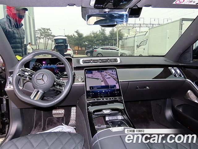 Mercedes-Benz S-Class 2025 — photo 7