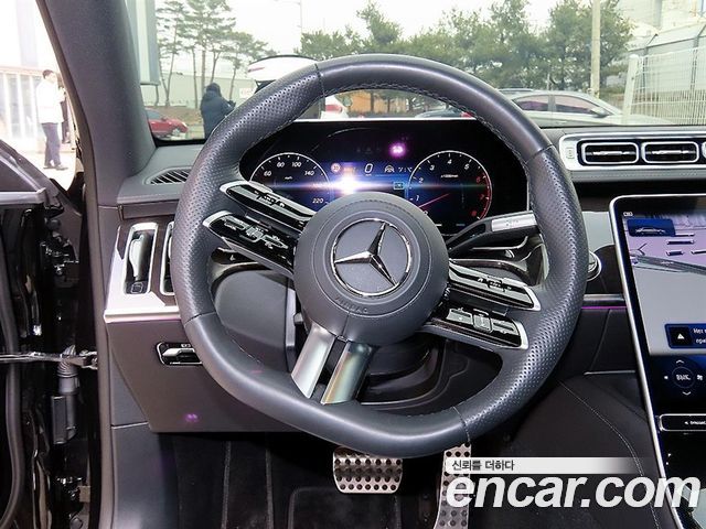 Mercedes-Benz S-Class 2025 — photo 8