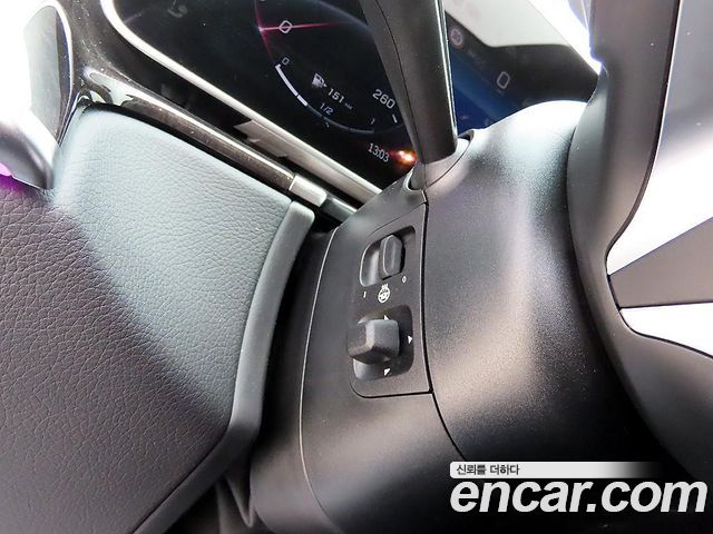 Mercedes-Benz S-Class 2025 — photo 13