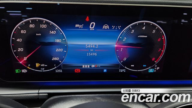 Mercedes-Benz GLE-Class 2024 — photo 8
