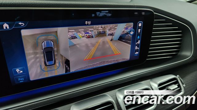 Mercedes-Benz GLE-Class 2024 — photo 9