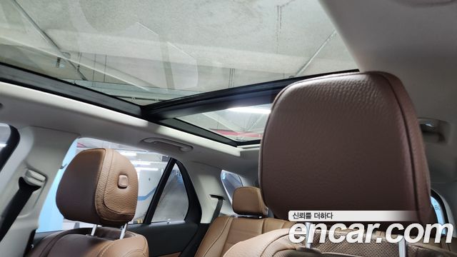 Mercedes-Benz GLE-Class 2024 — photo 17