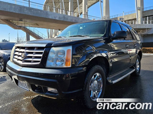 Cadillac Escalade 2004 — photo 1