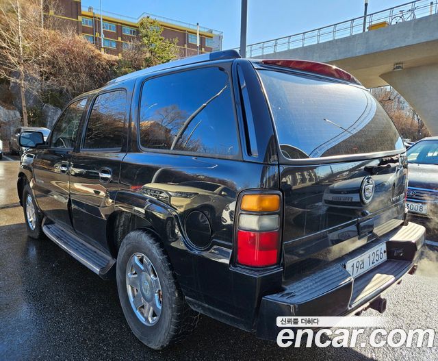 Cadillac Escalade 2004 — photo 2