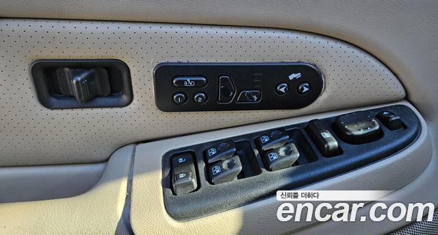 Cadillac Escalade 2004 — photo 8