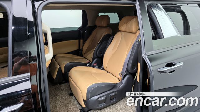 Kia Canival 2021 — photo 11