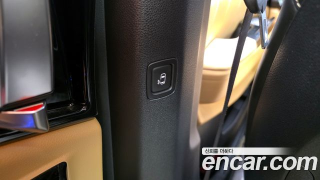 Kia Canival 2021 — photo 18
